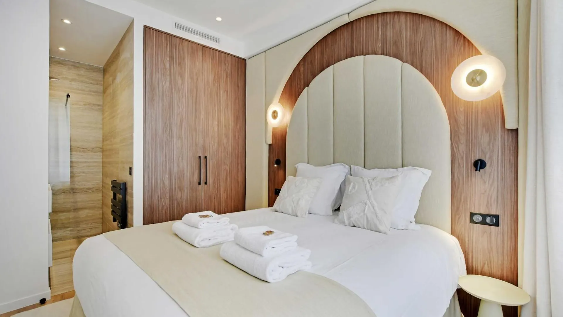 Appartamento Lovely Refurbished In Vibrant 18th District Parigi