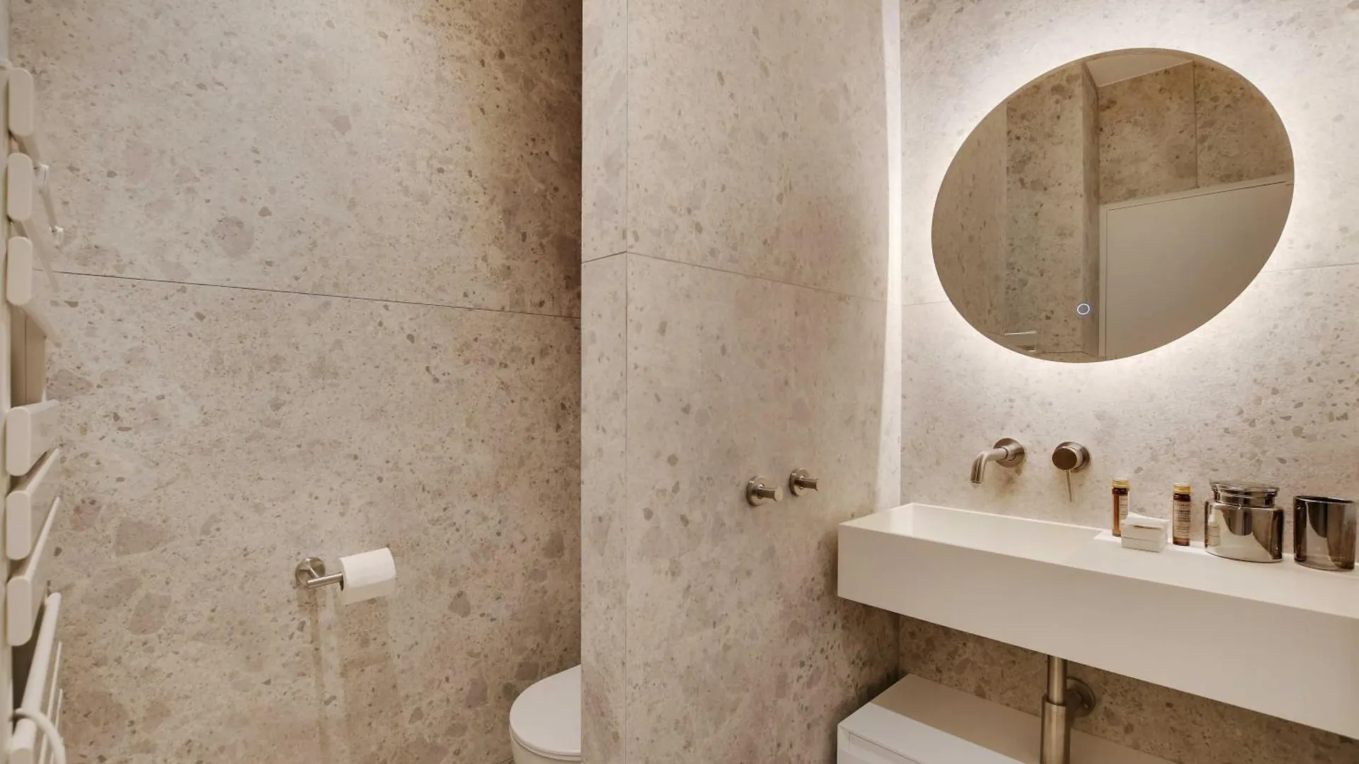 Apartment Lovely Refurbished In Vibrant 18th District