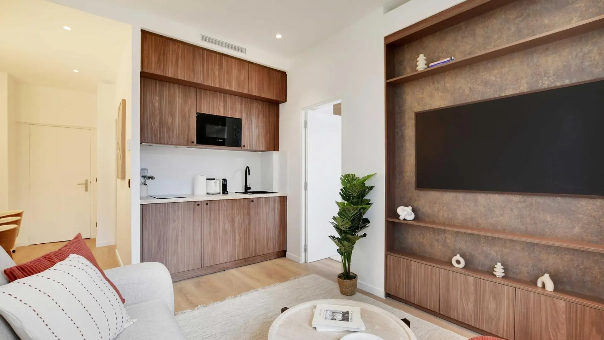 Apartman Lovely Refurbished In Vibrant 18th District *